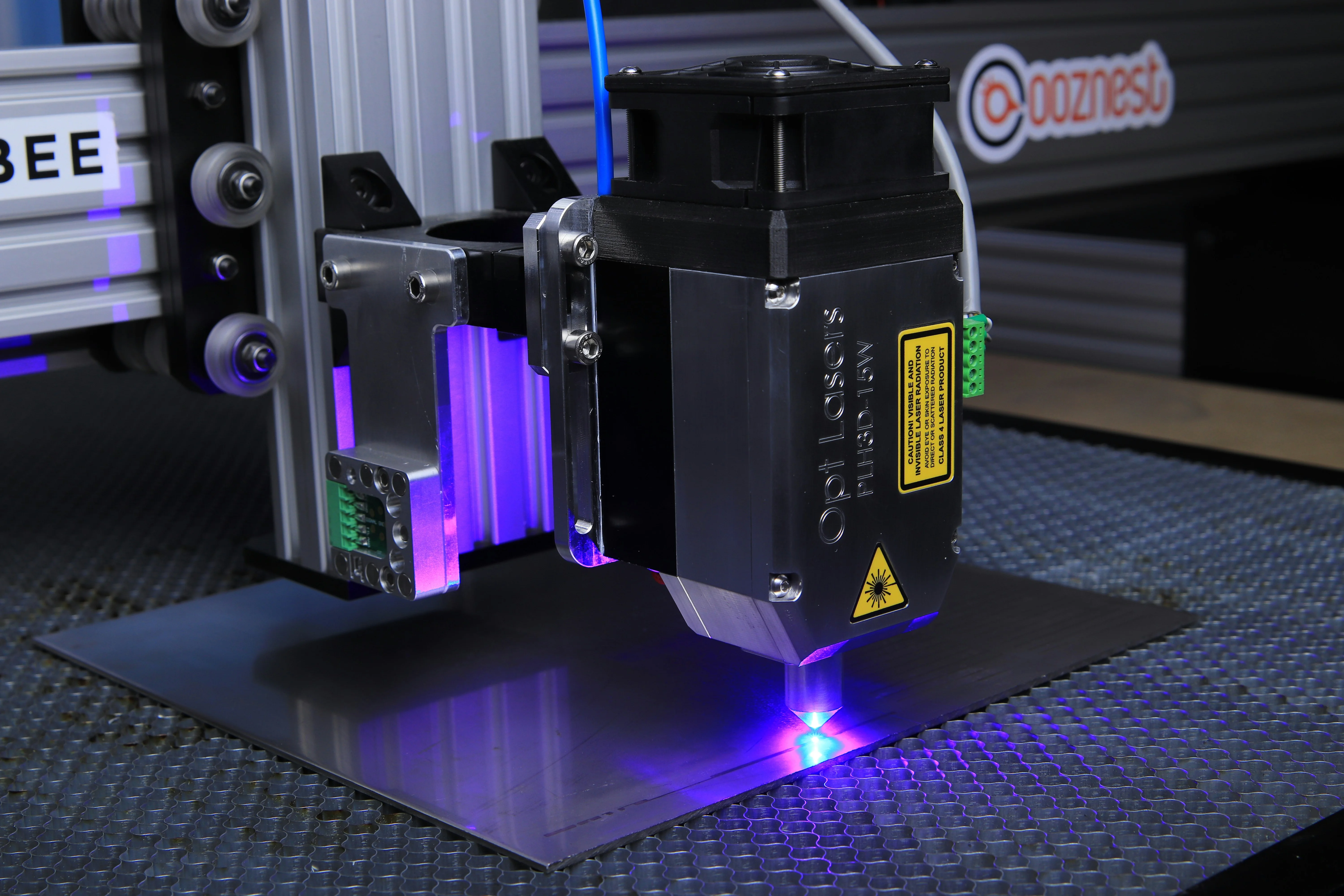 opt-lasers-7nvkrltzlze-unsplash